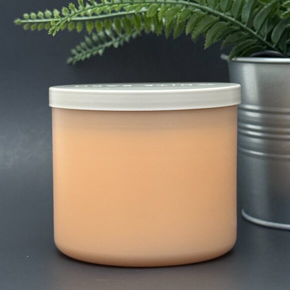 BBW Whipped Honey & Vanilla White Barn Bath & Body Works 3 Wick Candle - Picture 2 of 10